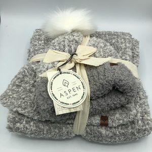 Aspen scarf and beanie gift set